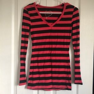 Long Sleeve Striped V-neck Shirt